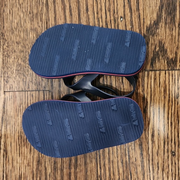 🌟5/25$ OR 7/30$ BABY GAP Navy Sandals - Picture 2 of 3